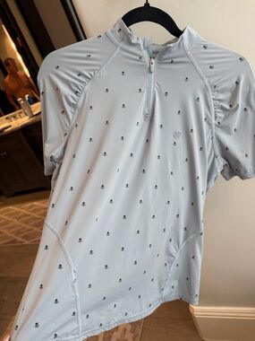 G/FORE Light Gray Short Sleeve Zip Golf Top with Skull Motif.  Small. Excellent